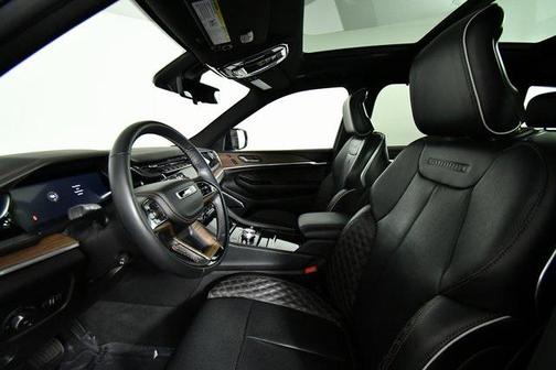 2022 Jeep Grand Cherokee Summit