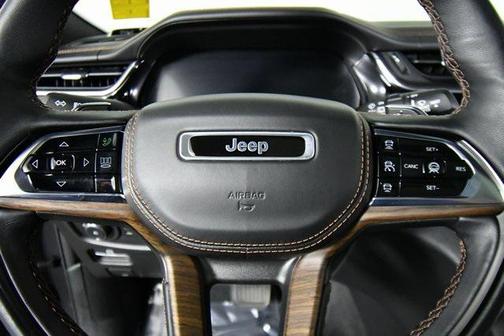 2022 Jeep Grand Cherokee Summit