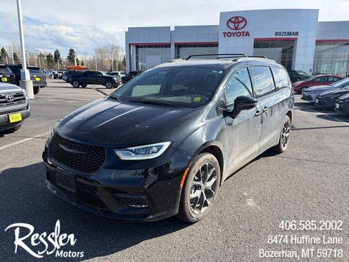 Brilliant Black Crystal Pearlcoat 2023 Chrysler Pacifica Limited