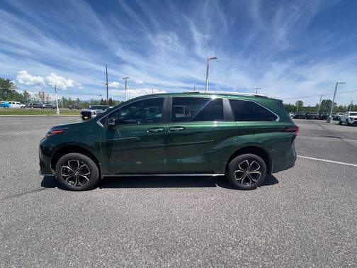 Cypress 2024 Toyota Sienna Platinum