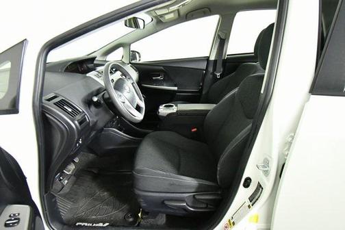 2017 Toyota Prius v Two