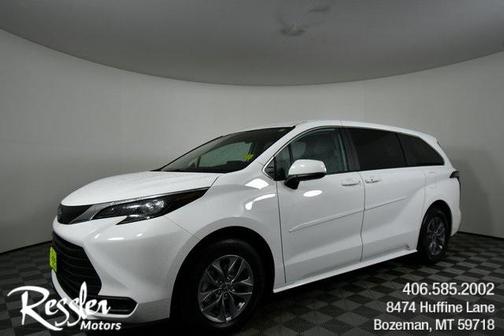 2024 Toyota Sienna LE