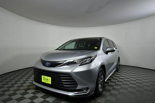 2021 Toyota Sienna XLE 7 Passenger