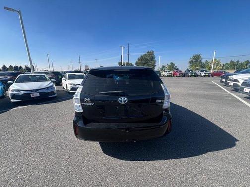 2014 Toyota Prius v Three
