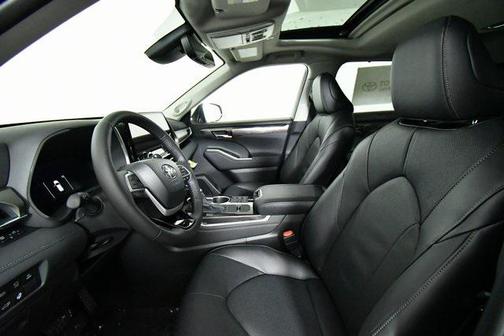 2026 Toyota Highlander Hybrid Limited