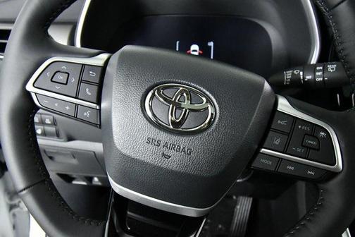 2026 Toyota Highlander Hybrid Limited