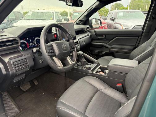 Everest 2025 Toyota 4Runner TRD Off Road Premium