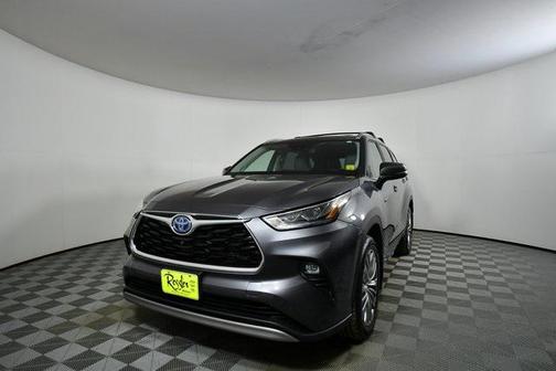 2021 Toyota Highlander Hybrid Platinum