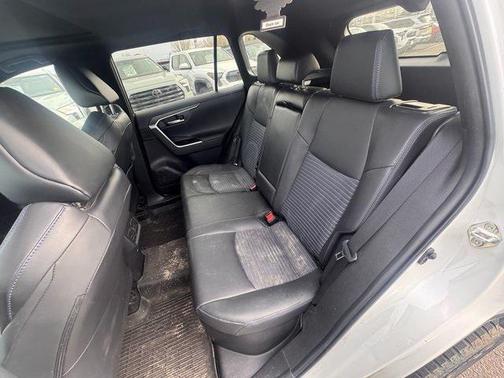 2022 Toyota RAV4 Hybrid SE