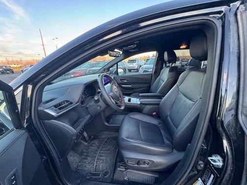 2025 Toyota Sienna Platinum