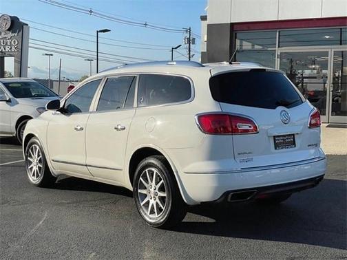 Photo 3 of 32 of 2014 Buick Enclave Leather