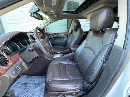 Photo 4 of 32 of 2014 Buick Enclave Leather