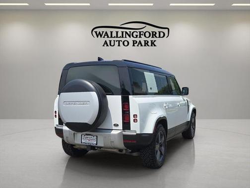 2020 Land Rover Defender SE