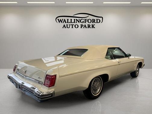 1975 Oldsmobile Delta 88 convertible