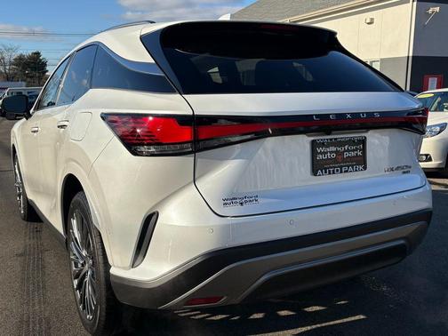 2025 Lexus RX 450h+ Base