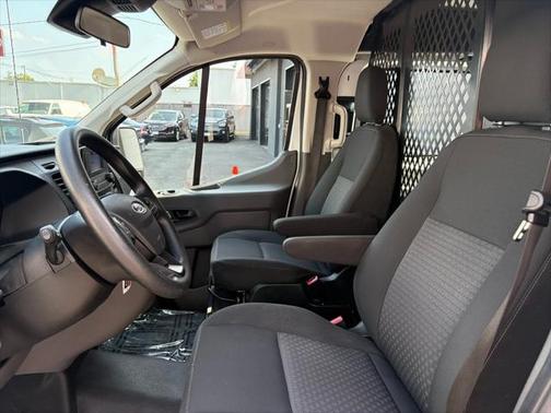 2022 Ford Transit-250 Base