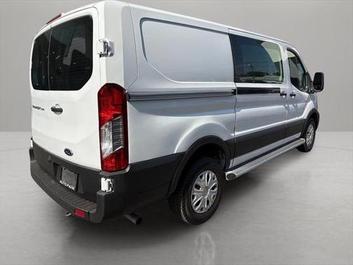2022 Ford Transit-250 Base