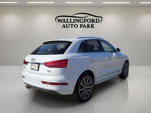 Cortina White 2018 Audi Q3 2.0T Premium