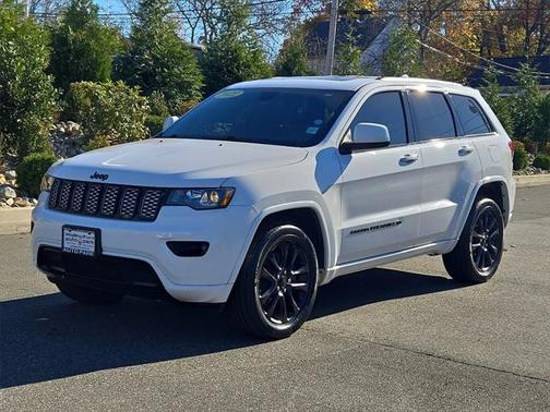 2022 Jeep Grand Cherokee Laredo