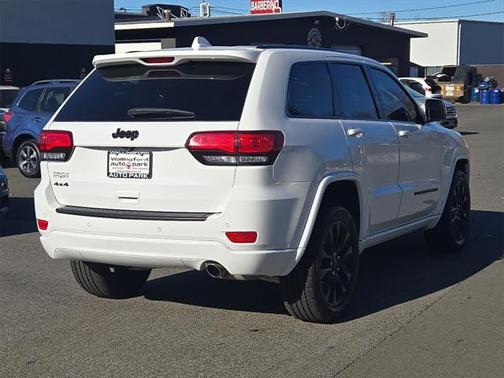 2022 Jeep Grand Cherokee Laredo