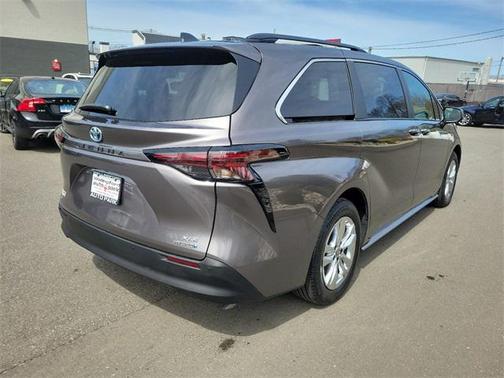 2023 Toyota Sienna XLE 7 Passenger