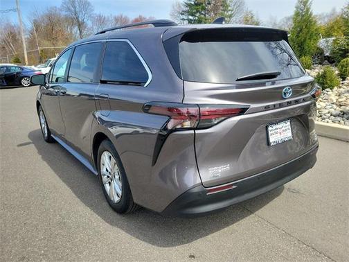 2023 Toyota Sienna XLE 7 Passenger