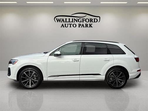2025 Audi Q7 45 Premium Plus