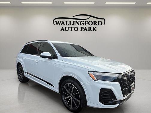 2025 Audi Q7 45 Premium Plus