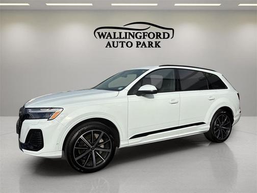2025 Audi Q7 45 Premium Plus
