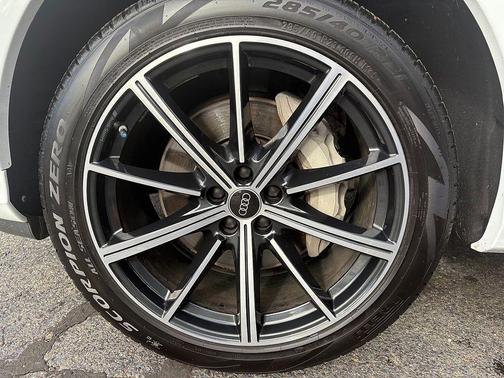 2025 Audi Q7 45 Premium Plus