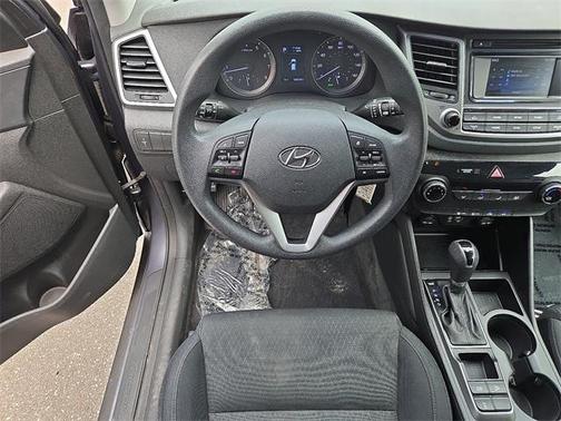 2016 Hyundai TUCSON SE