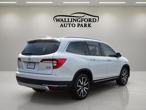 White 2021 Honda Pilot Touring 8-Passenger