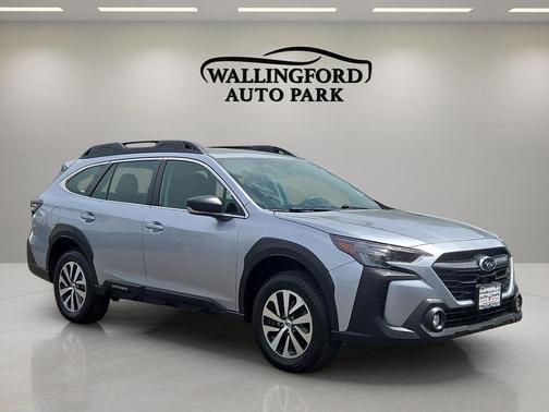 Ice Silver Metallic 2025 Subaru Outback Base