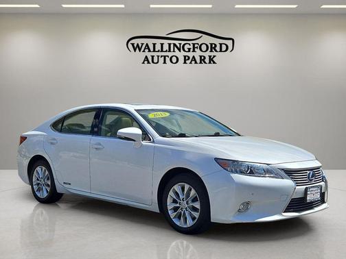 Starfire Pearl 2013 Lexus ES 300h Base