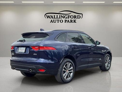 Dark Sapphire Metallic 2017 Jaguar F-PACE 35t Premium