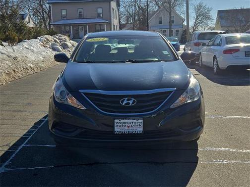 2011 Hyundai SONATA GLS