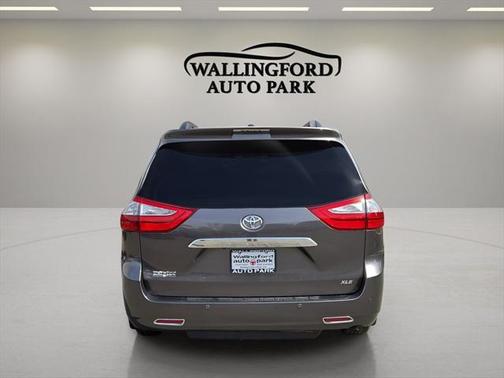 2017 Toyota Sienna XLE