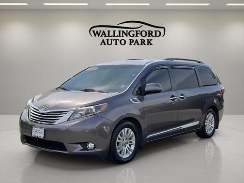 2017 Toyota Sienna XLE