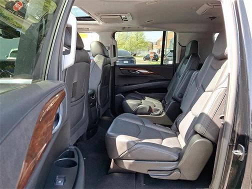 2016 Cadillac Escalade ESV Luxury