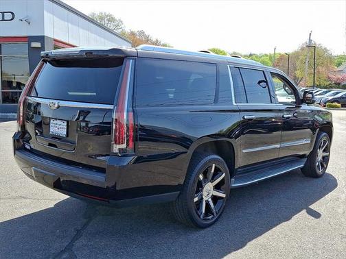 2016 Cadillac Escalade ESV Luxury