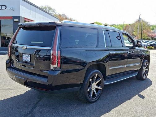 2016 Cadillac Escalade ESV Luxury