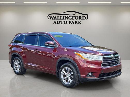 Ooh La La Rouge Mica 2015 Toyota Highlander LE Plus