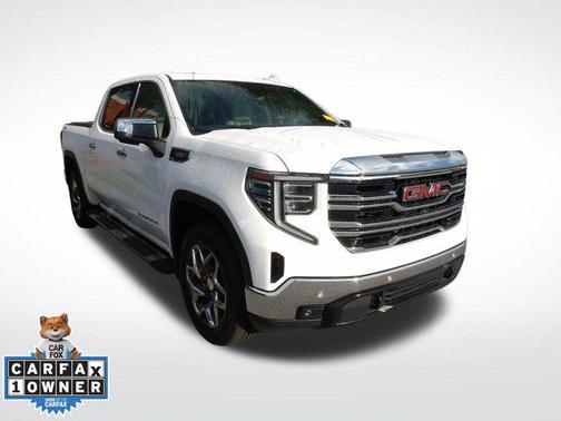 Summit White 2023 GMC Sierra 1500 SLT