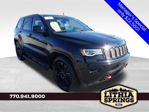 Diamond Black Crystal Pearlcoat 2022 Jeep Grand Cherokee Laredo