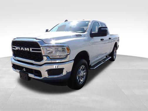 2024 RAM 2500 Tradesman Crew Cab 4x4 6'4' Box