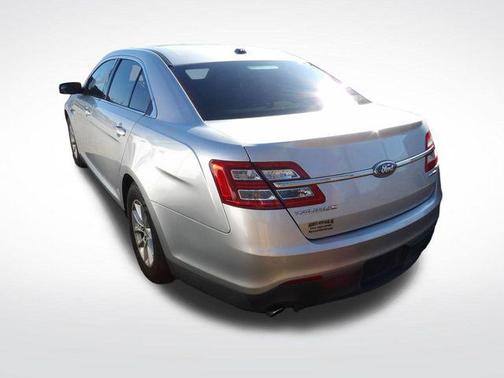 2013 Ford Taurus SE