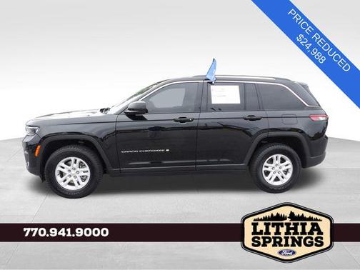 Diamond Black Crystal Pearlcoat 2023 Jeep Grand Cherokee Laredo