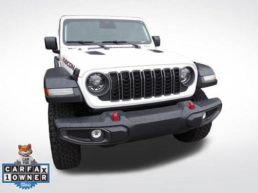 Bright White Clearcoat 2026 Jeep Wrangler Rubicon