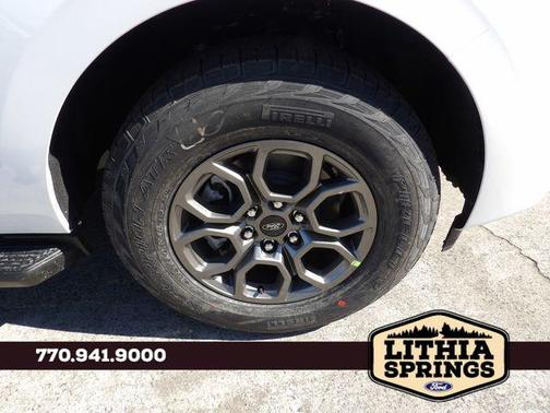 Star White Metallic Tri-Coat 2026 Ford Expedition Active