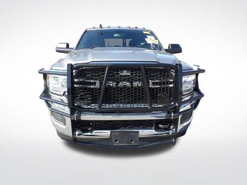2022 RAM 2500 Tradesman Crew Cab 4x4 6'4' Box